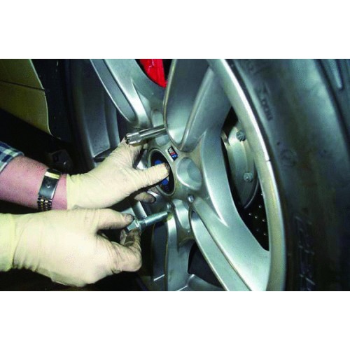Комплект направляющих для болтов колес M14мм x 1.5 Mercedes 2 пр. FORCE