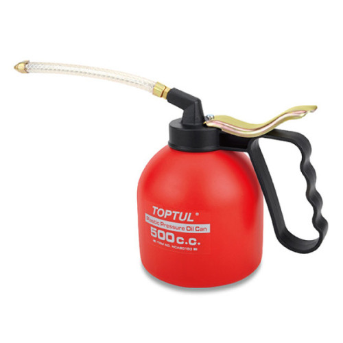 Маслёнка пластикова с гибким наконечником 500мл. TOPTUL NCAB0150