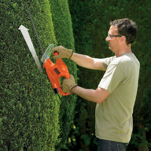 Кусторез электрический 45 см; диаметр веток 16 мм; BLACK+DECKER BEHT201