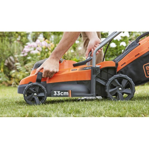 Газонокосарка акумуляторна 32см. BLACK+DECKER BCMW3318L2