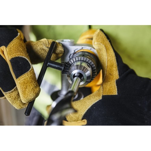Дрель сетевая ударная 701 Вт; DeWALT DWD024