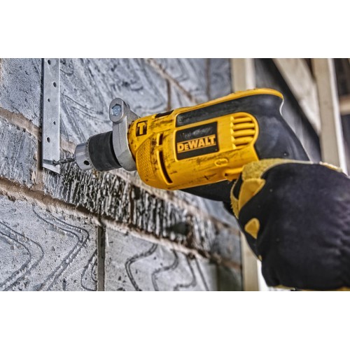 Дрель сетевая ударная 701 Вт; DeWALT DWD024