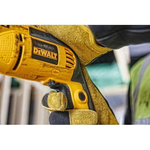 Дрель сетевая ударная 701 Вт; DeWALT DWD024