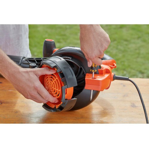 Садовый пылесос электрический BLACK+DECKER BEBLV301