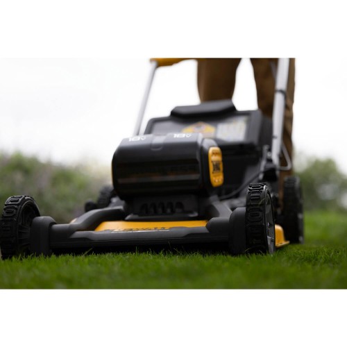 Газонокосилка аккумуляторная самоходная бесщёточная 53 см; DeWALT DCMWSP156W2