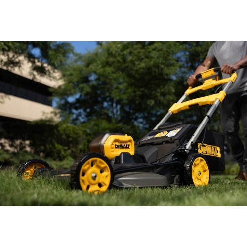 Газонокосарка акумуляторна самохідна безщіткова 53 см; DeWALT DCMWSP550N