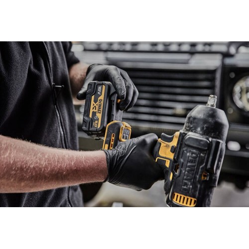 Гайковерт ударный аккумуляторный бесщёточный 1898 Нм; DeWALT DCF900P2G