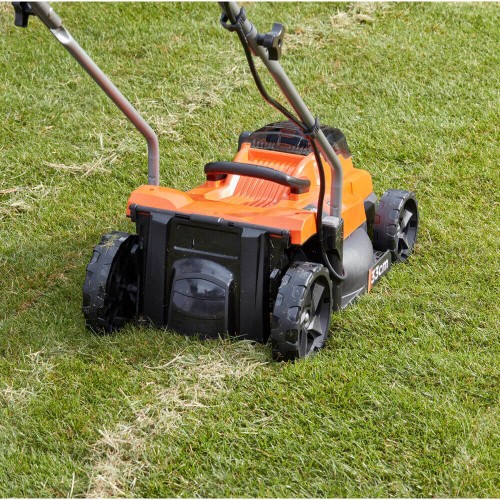 Газонокосилка аккумуляторная 32 см 3 800 об/мин BLACK+DECKER BCMW33184L2
