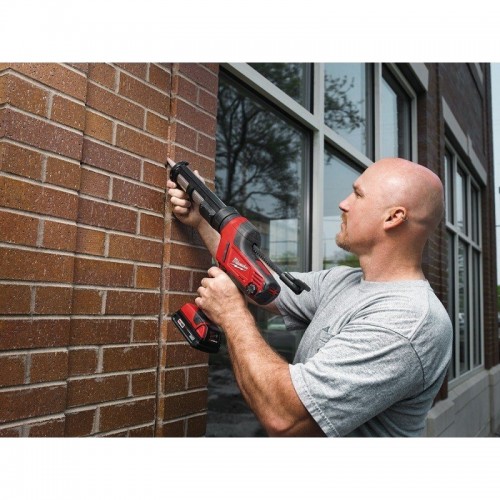 Аккумуляторный пистолет для герметика MILWAUKEE C18 PCG/310C-0B, 310 мл (каркас, без АКБ)